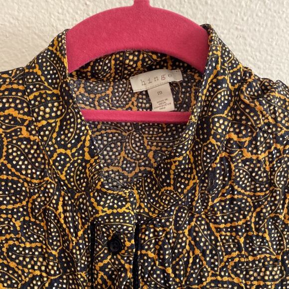 Hinge Blouse Gold and Navy M - Picture 9 of 10